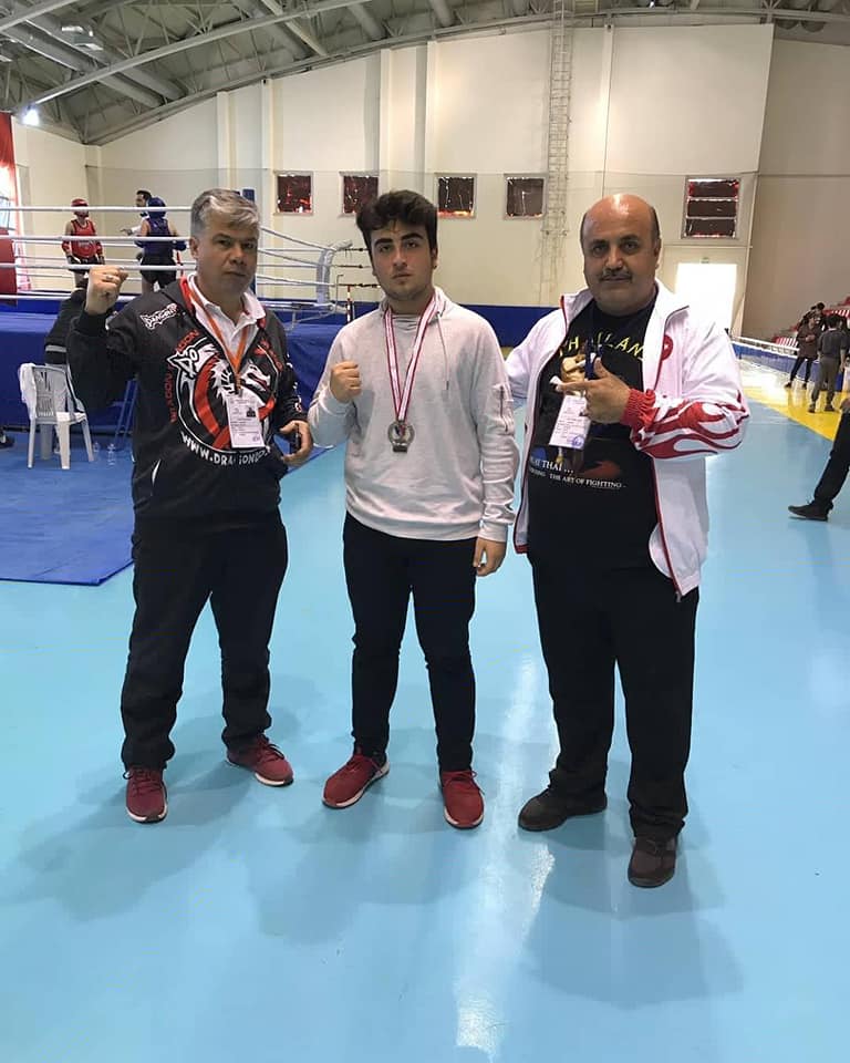 Öğrencimiz Çağdaş Taha Bayraktar Türkiye MuayThai Şampiyonası Mersin ikincisi oldu